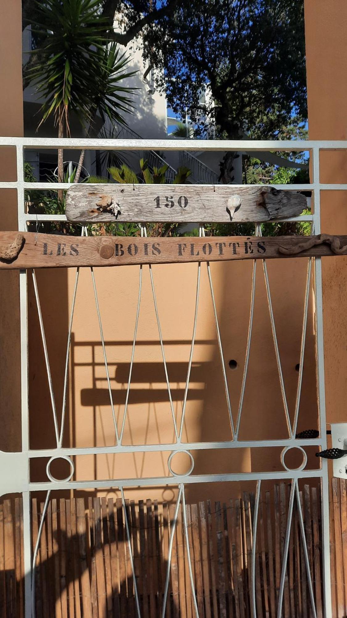 Les Bois Flottes . Plage De La Verne La Seyne-sur-Mer Εξωτερικό φωτογραφία
